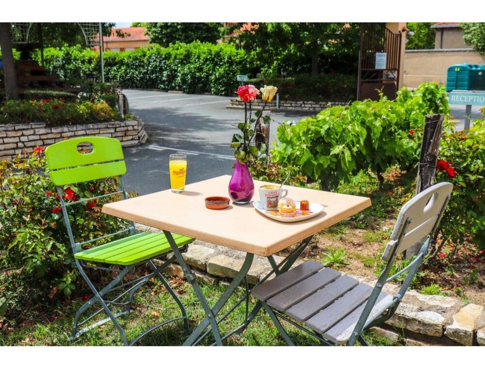 Kyriad Direct Roanne Hotel Bagian luar foto