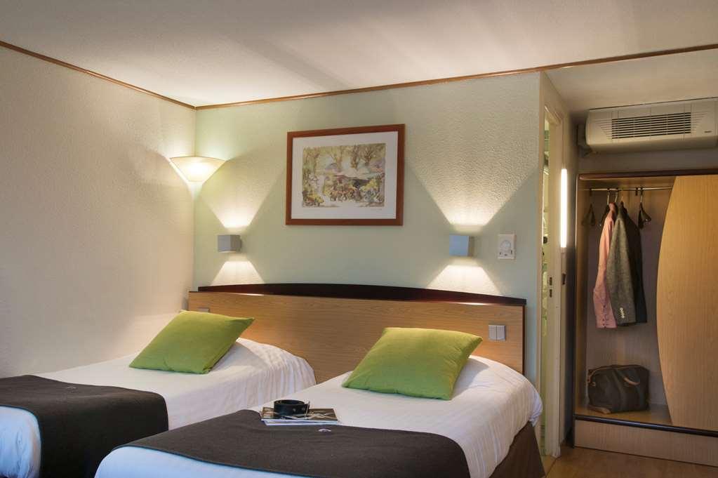 Kyriad Direct Roanne Hotel Bagian luar foto