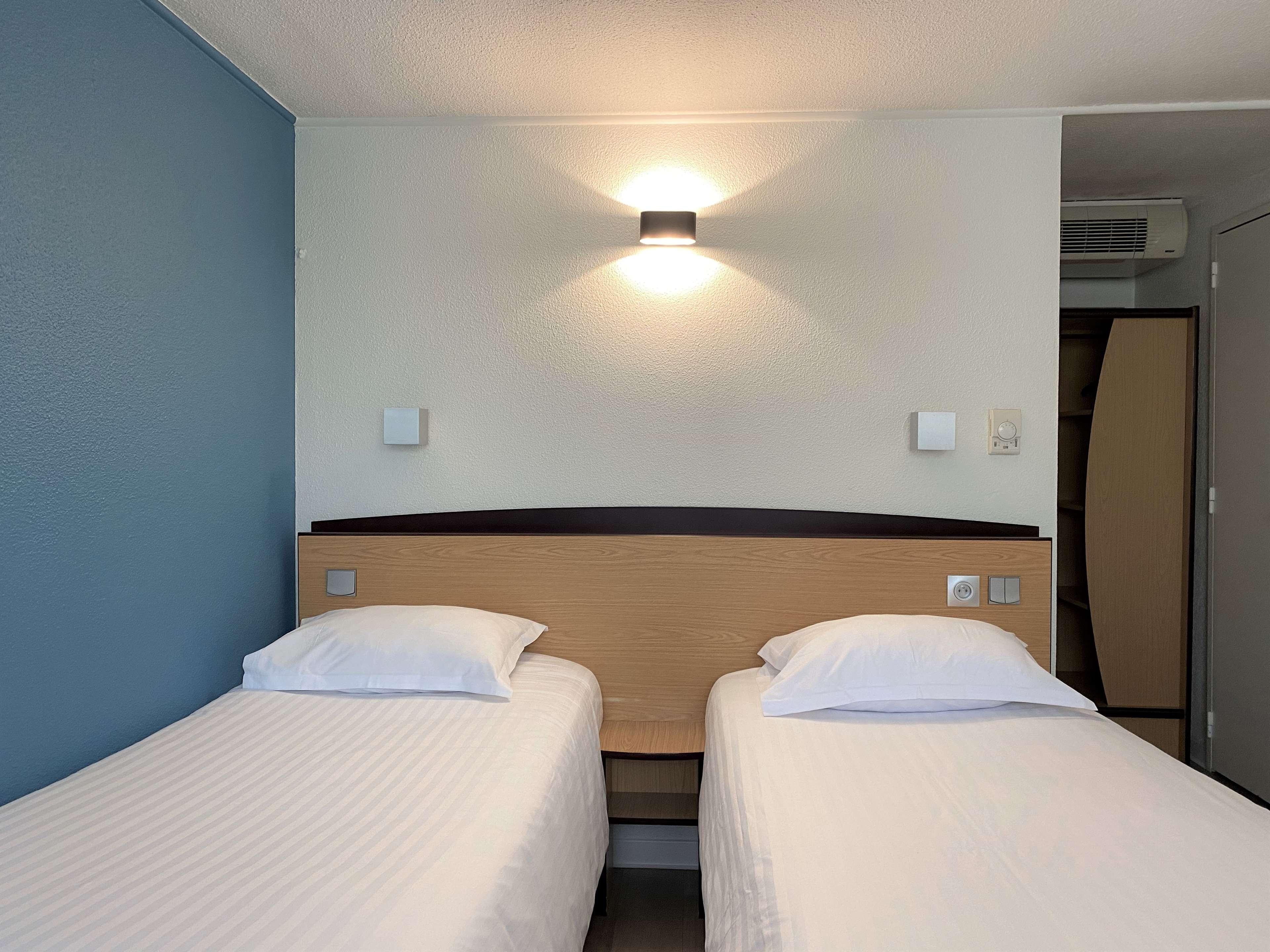Kyriad Direct Roanne Hotel Bagian luar foto