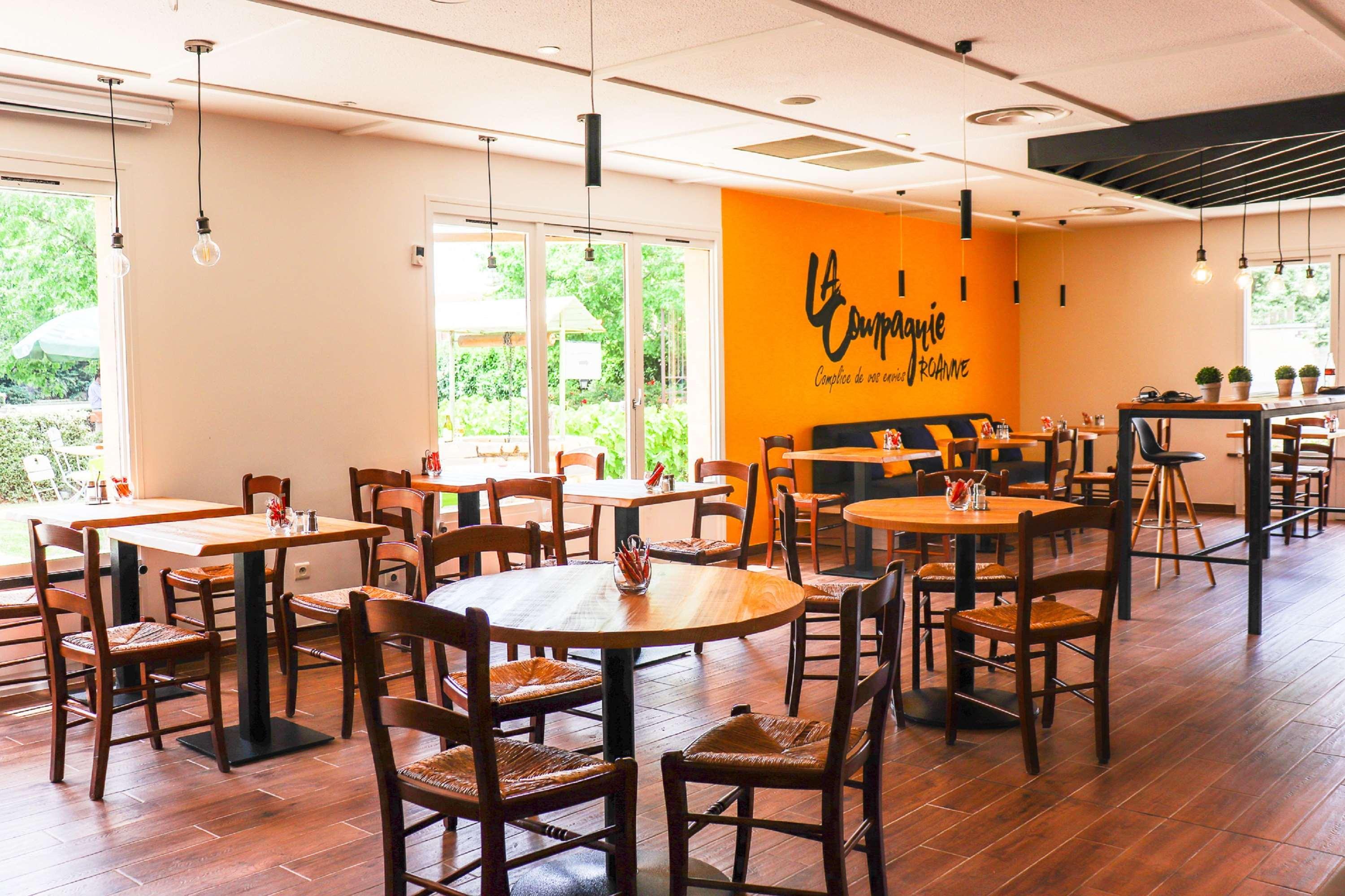 Kyriad Direct Roanne Hotel Bagian luar foto