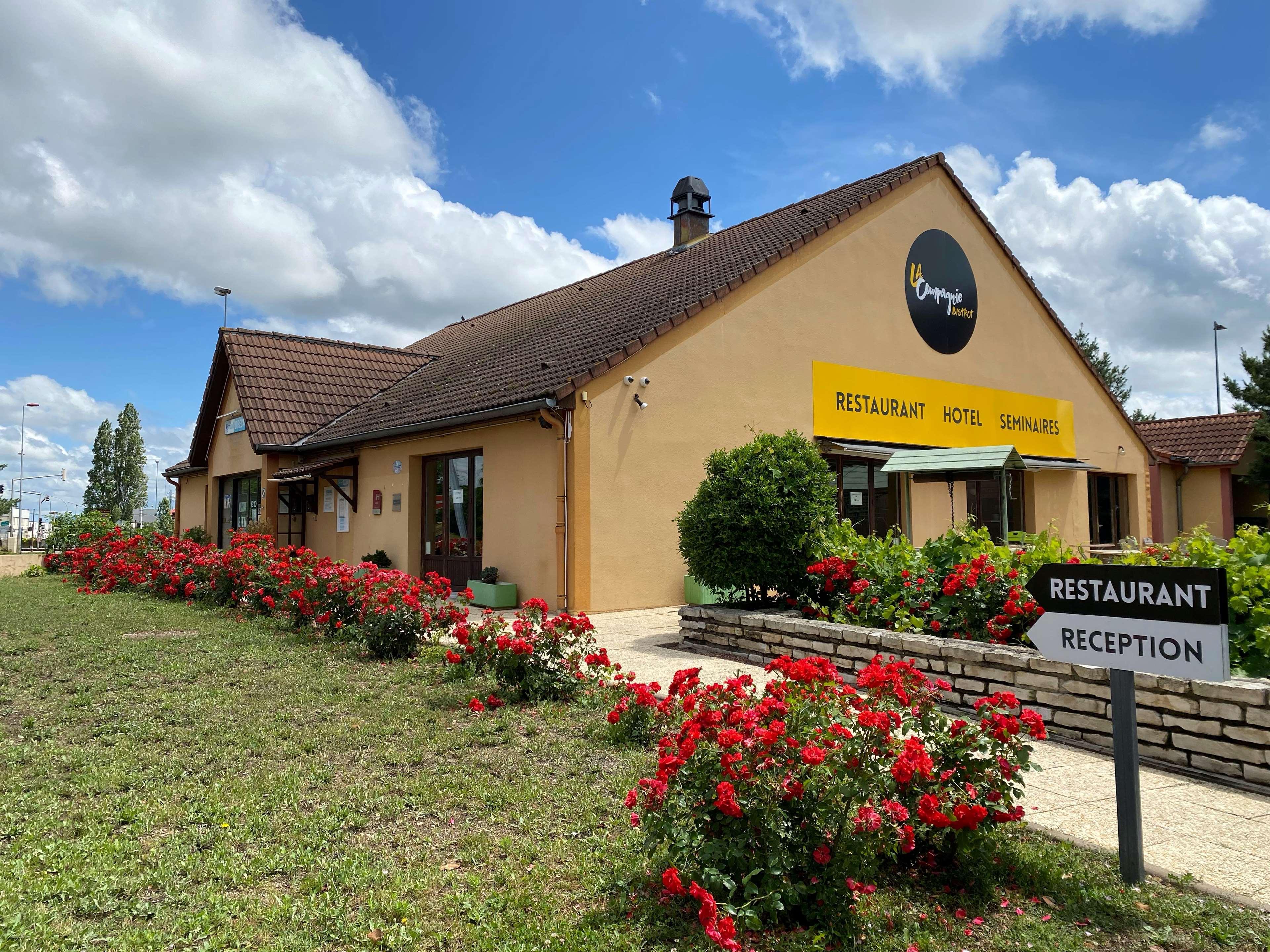 Kyriad Direct Roanne Hotel Bagian luar foto