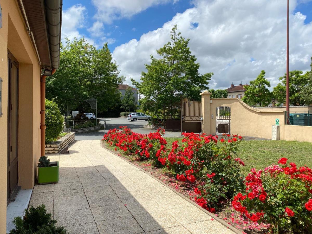 Kyriad Direct Roanne Hotel Bagian luar foto