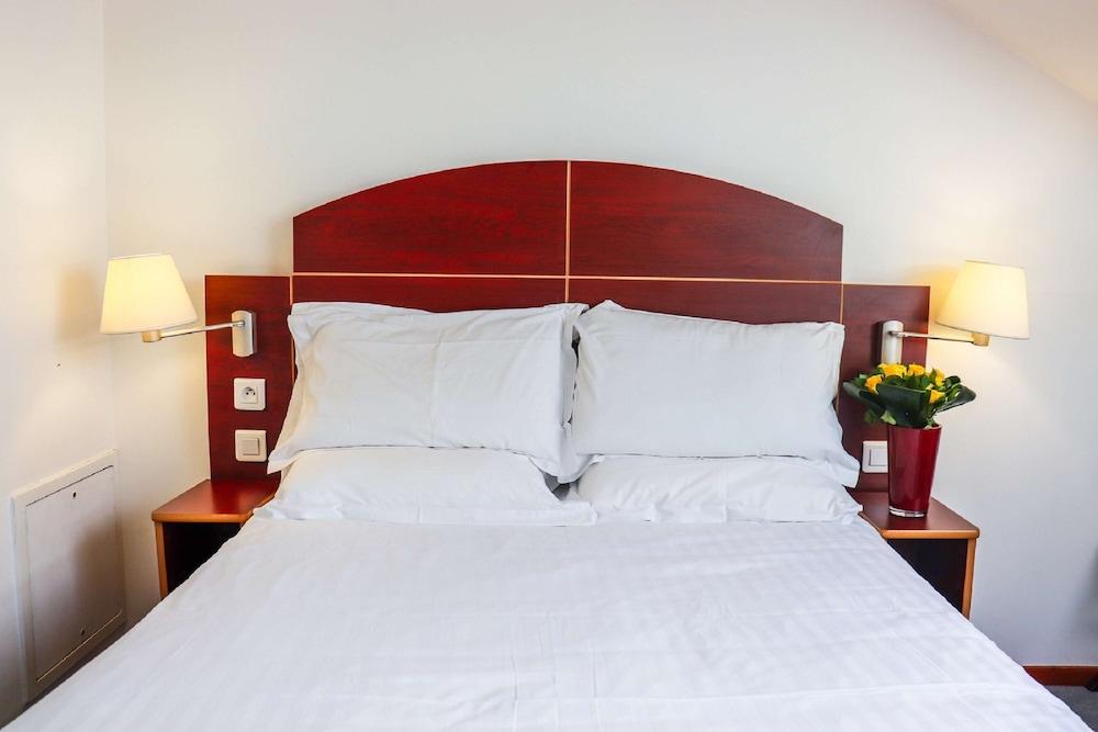 Kyriad Direct Roanne Hotel Bagian luar foto