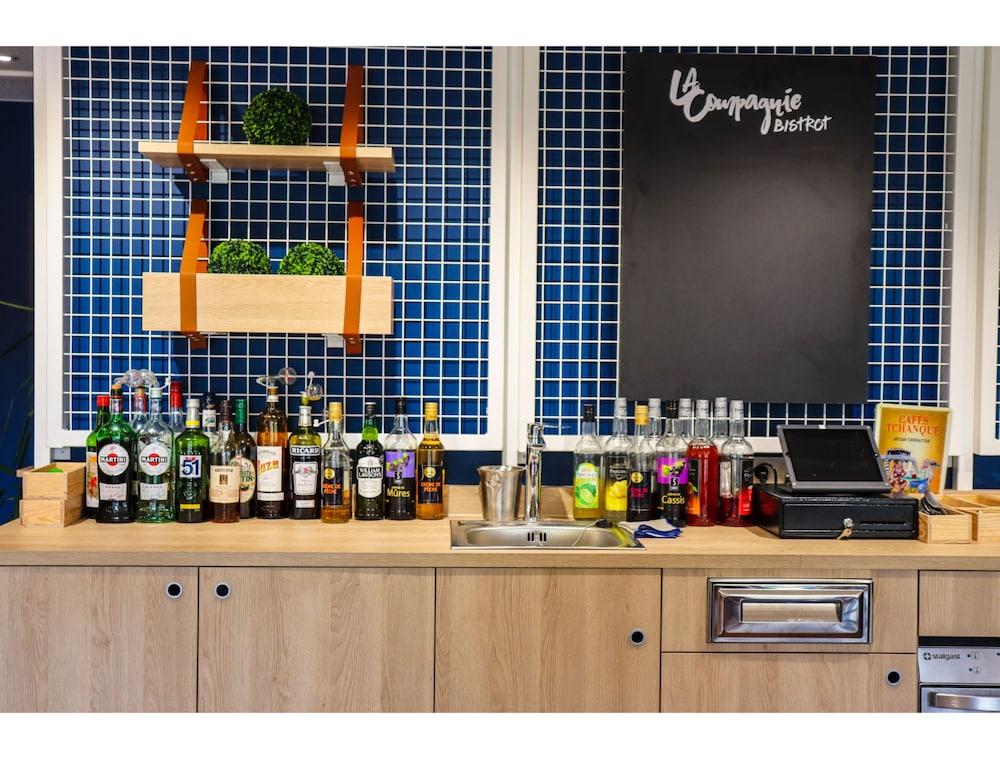 Kyriad Direct Roanne Hotel Bagian luar foto