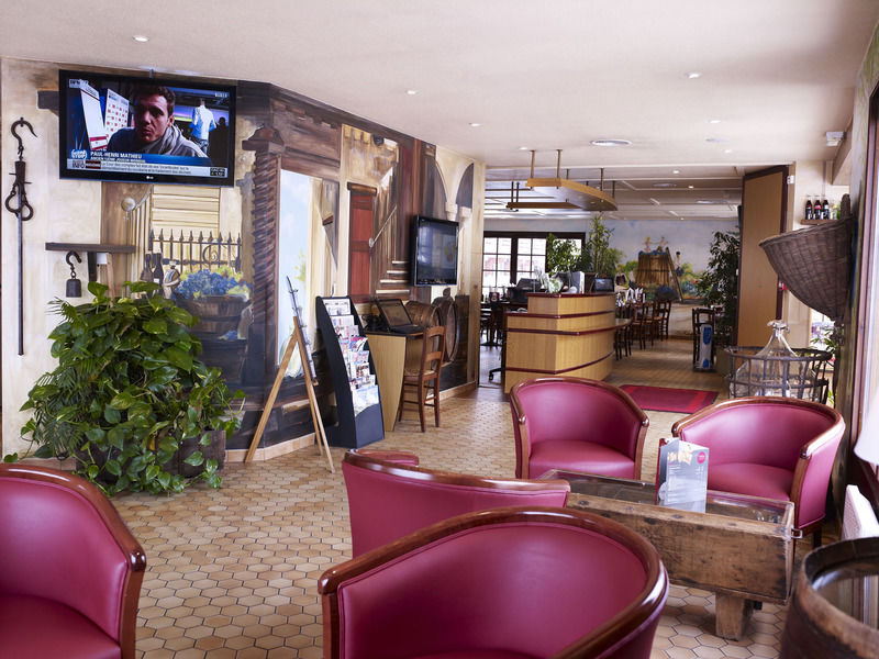 Kyriad Direct Roanne Hotel Bagian luar foto