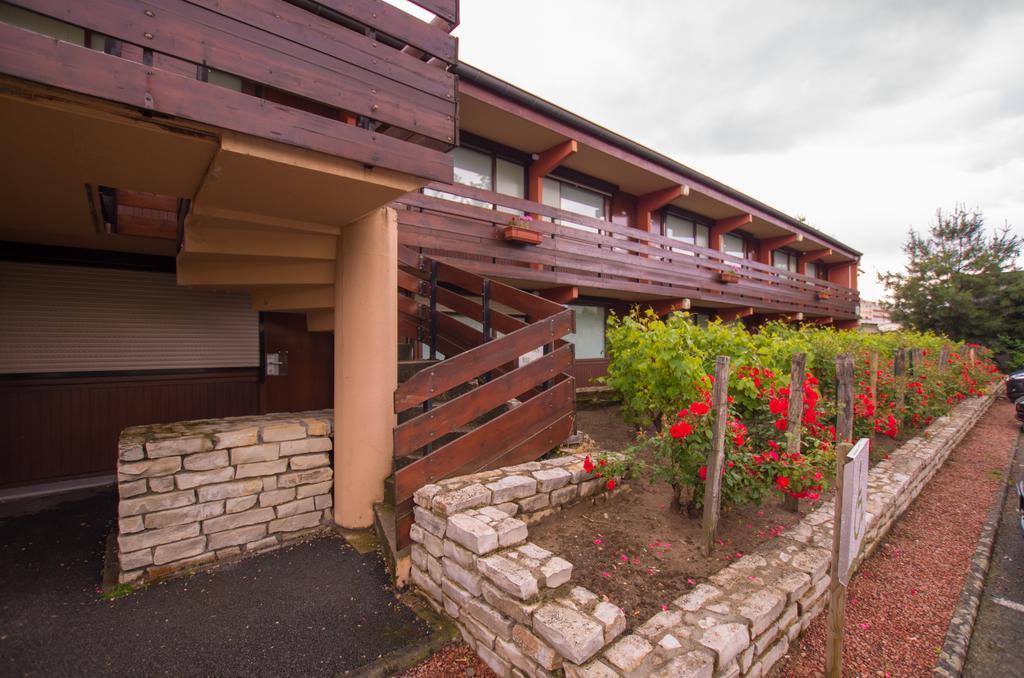 Kyriad Direct Roanne Hotel Bagian luar foto