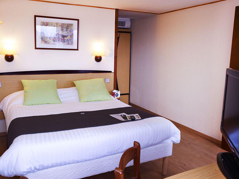Kyriad Direct Roanne Hotel Bagian luar foto